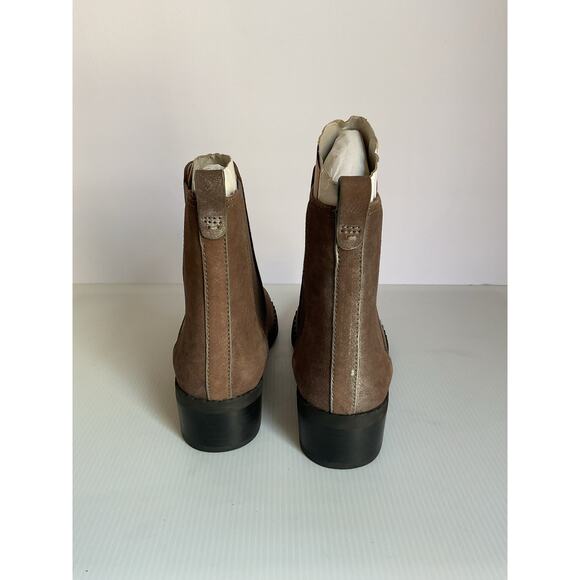 Gentle Souls by Kenneth Cole Suede Chelsea Booties  7.5 Taupe Leather Ankle NEW - Picture 7 of 13